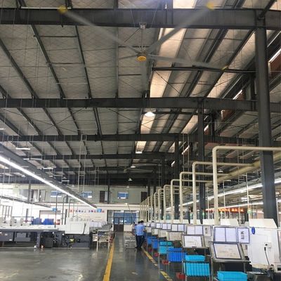 Giá tốt. 6Máy quạt trần công nghiệp.1m với 6 lưỡi nhôm tăng lưu lượng không khí trong cửa hàng may mặc trực tuyến