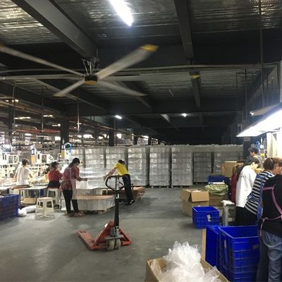 Giá tốt. Máy quạt trần nhôm 18FT có tiếng ồn thấp cho thông gió thương mại trong trang trại chăn nuôi bò trực tuyến